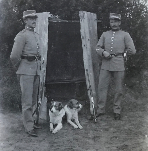 Grænsegendarmerne Søren Hansen Madsen og Laurids Madsen på vagt ved Klåby i 1909.
